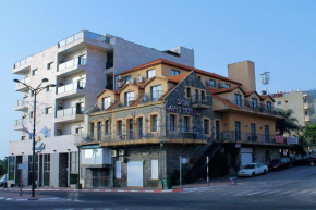 Aviv Hostel
